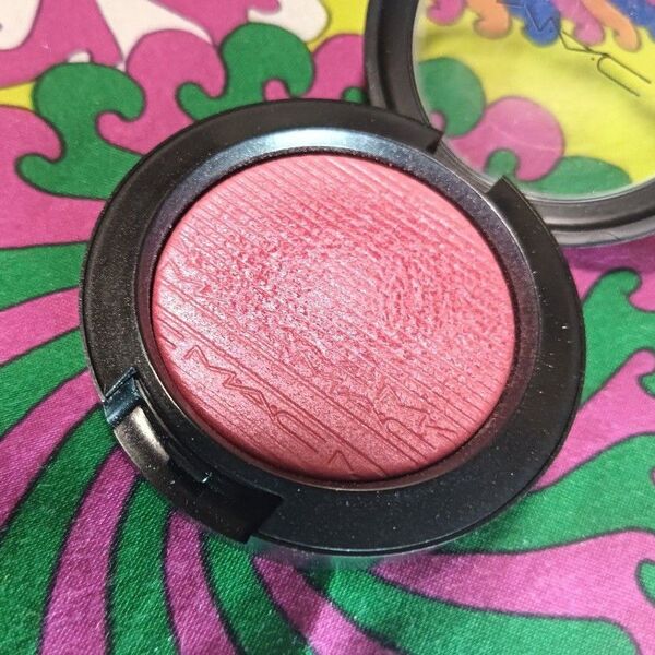 MAC エクストラ メデイションブラッシュ ロージーチークス チーク ほお紅