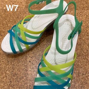 【クロックス】レディースサンダル ワラチェ【crocs】