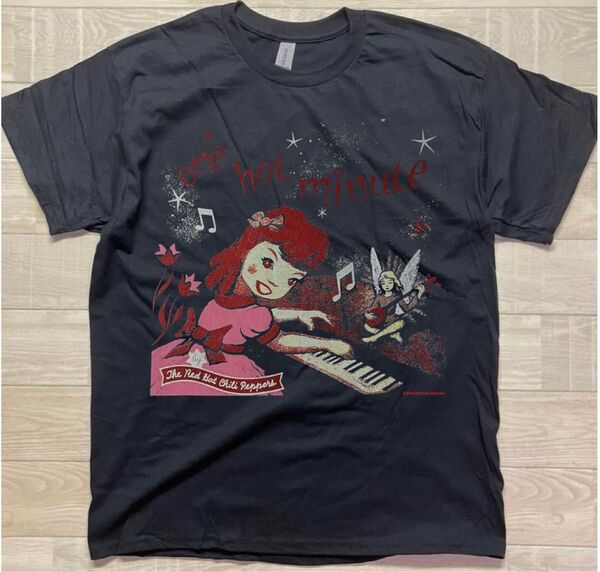 新品未使用レッドホットチリペッパーズTシャツ one hot minute