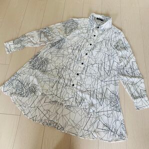 長袖シャツ 長袖 ホワイト ブラウス 白 Sサイズ 総柄