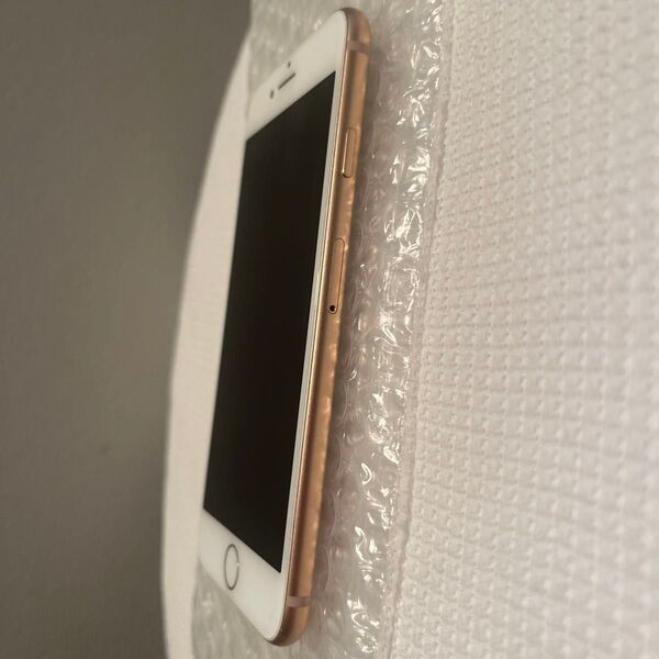 iPhone 8 Gold 64 GB SIMフリー