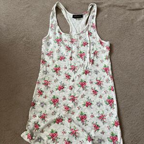 花柄 タンクトップ