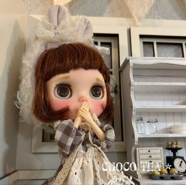 気まぐれタイムセール choco tea * カスタムブライス うさ耳帽子の女の子