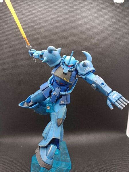 HGグフ 塗装完成品 ガンプラ