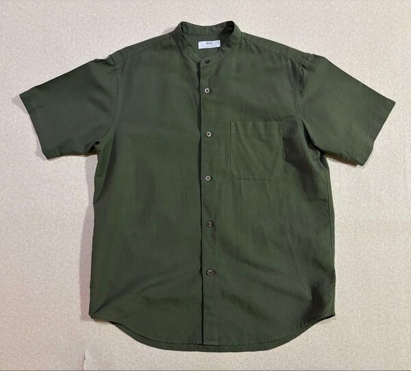 美品 Mサイズ UNIQLO ユニクロ 半袖シャツ カーキ スタンドカラー