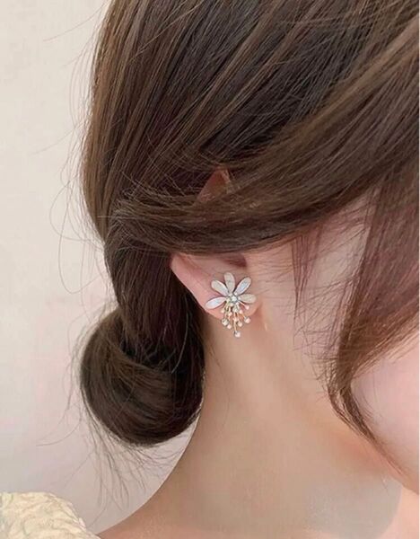 ブライダル 結婚式 ピアス ゴールド 韓国 ファッション フラワー 花 パーティー ウエディング 結婚式 お呼ばれ ウェディング