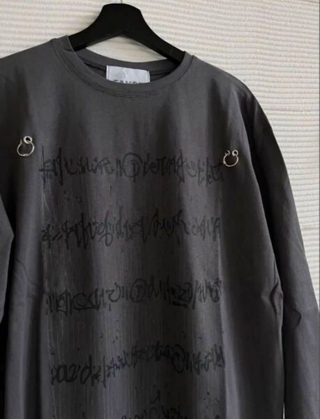 新品タグ付 カードリング付プリントTシャツ 長袖 グレー メンズロンT M
