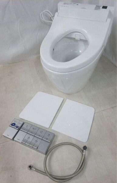 【未使用品】TOTO 壁排水 壁付け オート洗浄 暖房便座 ウォレット CS530P + TCF5524 【2022年製】