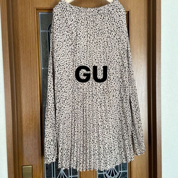 GU ロングプリーツスカート ドット柄