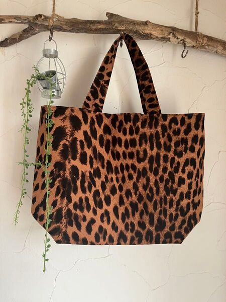 ハンドメイド トートバッグ ヒョウ柄 豹柄 ハンドバッグ レオパード柄