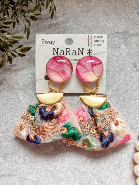 369≫アルコールインクアート【nara】2wayインド刺繍リボンタッセルイヤリング ゴールド