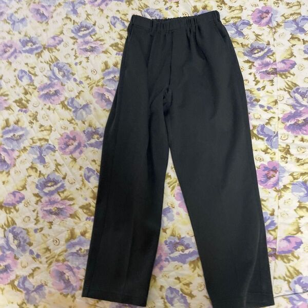 グレーのパンツ、ウエストゴムMサイズ