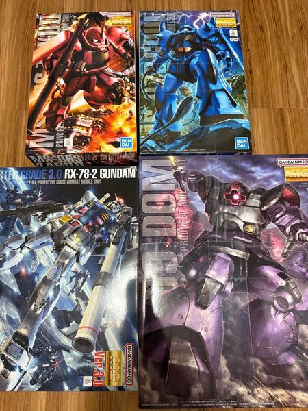 【新品未組立】セット販売 MG MS-09ドム、RX-78ガンダムver.3、MS-06Sシャア専用ザク、MS-07Bグフ
