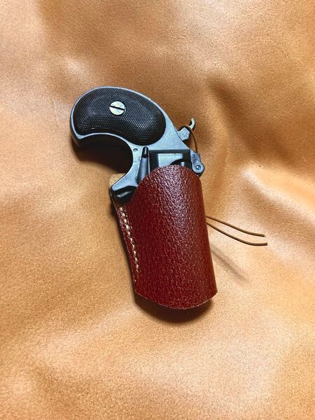 レミントン デリンジャー用右利きレザーホルスター 赤の豚革