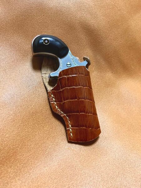 ノースアメリカンアームズ ミニデリンジャー用右利きレザーホルスター キャメル系のクロコ押し革