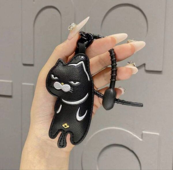 黒猫 バッグチャーム キーホルダー キーリング 可愛い ぶさかわ 癒し ユニーク アクセサリー 手作り風 おしゃれ ぬいぐるみ