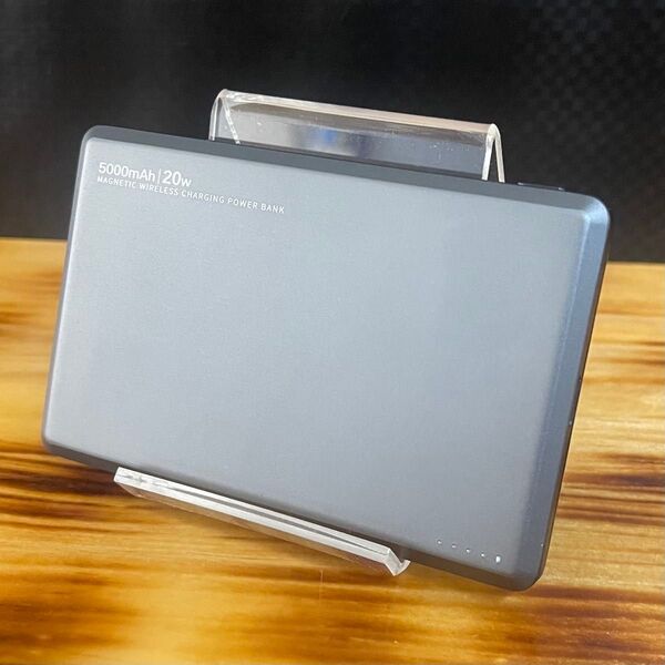 【MagSafe 対応】アルミ フォルム モバイルバッテリー 5000mAh 厚さ8mm ガンメタリックのかっこいいデザイン!