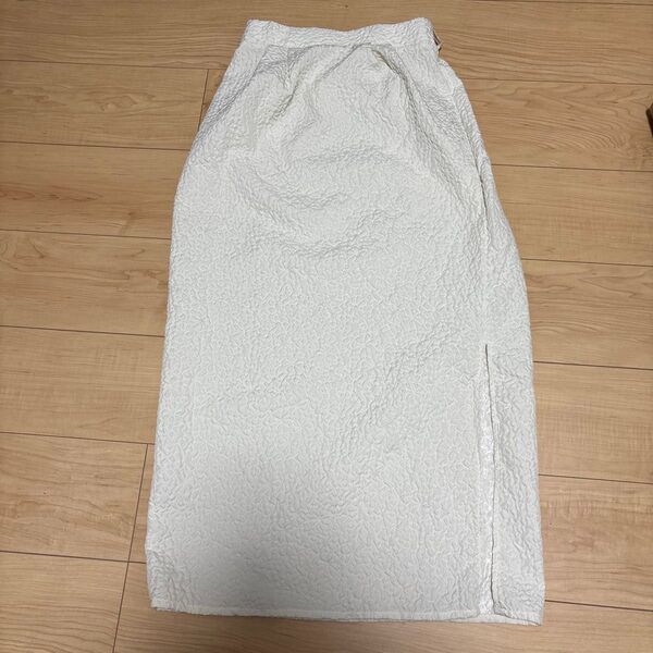 白 タイトスカート スリット入り M