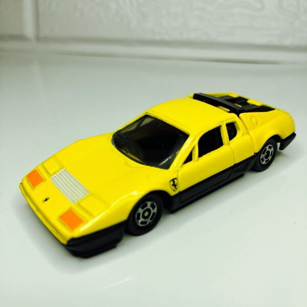 絶版トミカ フェラーリ512BB レアモデル美品