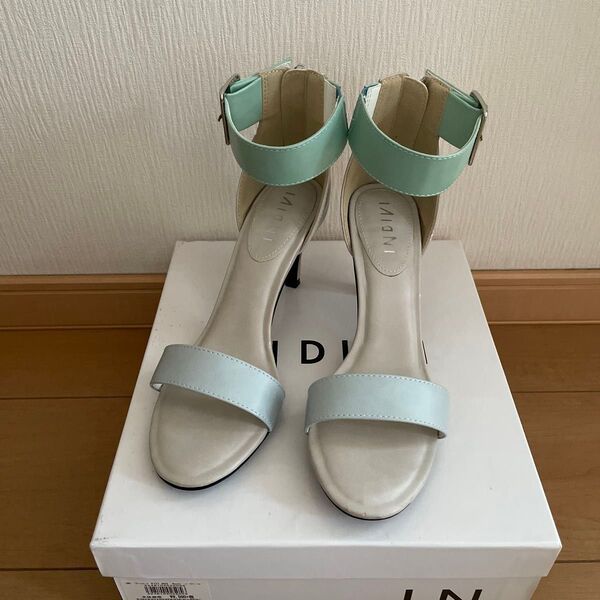 美品*INDIVI ストラップパンプス*ライトグリーン 23.5cm