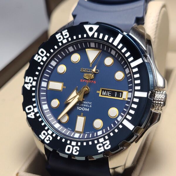 良品 SEIKO5 セイコー5 SPORTS 4R36-03T0 自動巻き オートマチック 裏スケ 稼働 腕時計