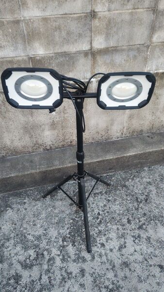 LED投光器 三脚スタンド 高さ調節