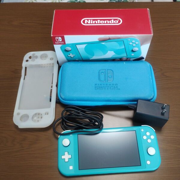 Nintendo Switch Lite ターコイズ 充電器 シリコンカバー ケース付