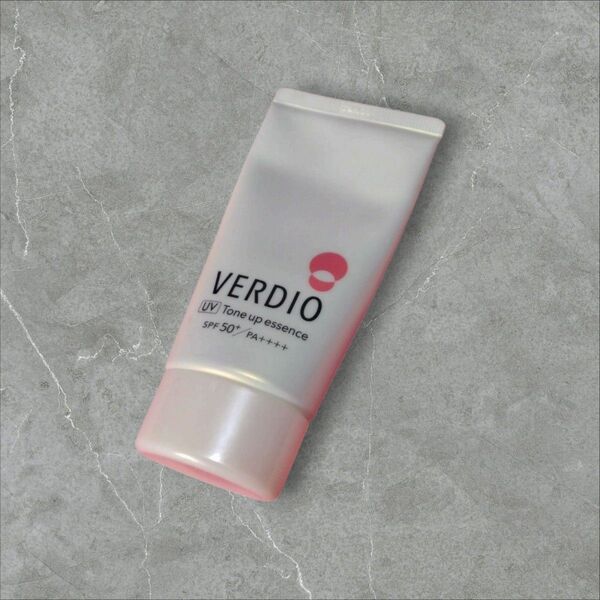 ベルディオ UVトーンアップエッセンス SPF50+ PA++++ 50g