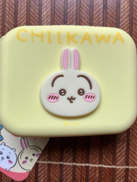ちいかわ ミニシリコンポーチ うさぎ ちいかわミニシリコンポーチ ミニシリコンポーチ タグ付き 未使用 カラビナ付き