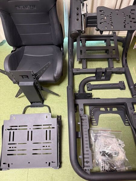 TR8 Pro レーシングコックピット オプション付 セミバケシート ペダルスライダーキット キャスターホイール モニタースタンド