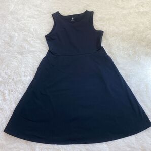 【美品】 ユニクロ GIRLS ウルトラストレッチエアリズム ワンピース 140