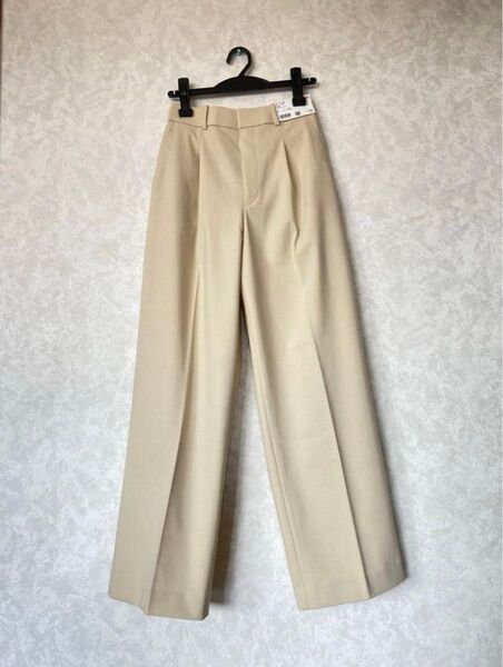 新品タグ付き UNIQLO レディース タックワイドパンツ S