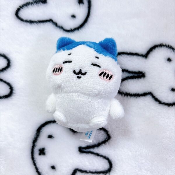 ちいかわ ハチワレ お座りぬいぐるみ マスコット