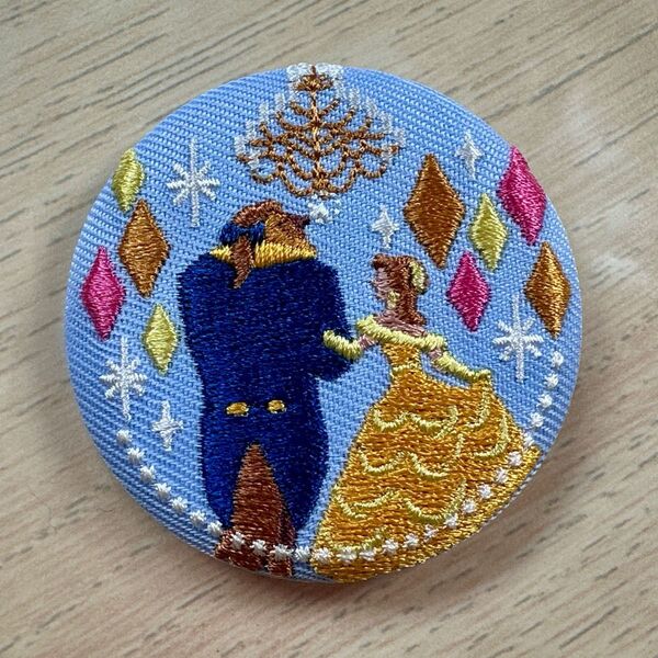 Disney Characters 刺繍缶バッジ ディズニーキャラクターズ 美女と野獣