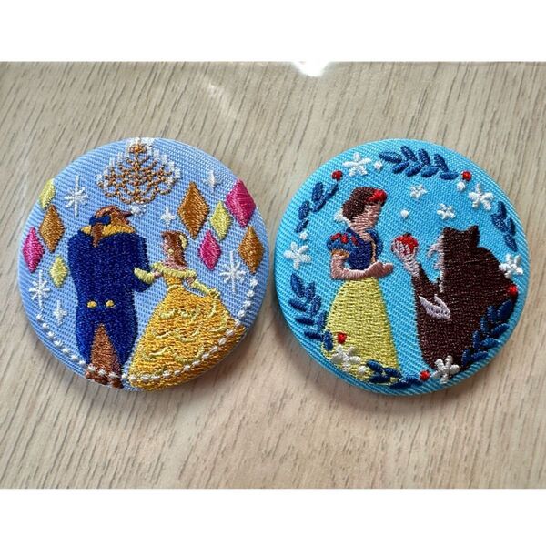Disney Characters 刺繍缶バッジ ディズニーキャラクターズ 美女と野獣 白雪姫