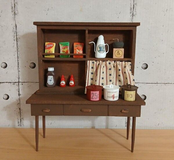 3way カーテン付きミニチュア家具 ドールハウス テーブル カウンターシェルフ 背景