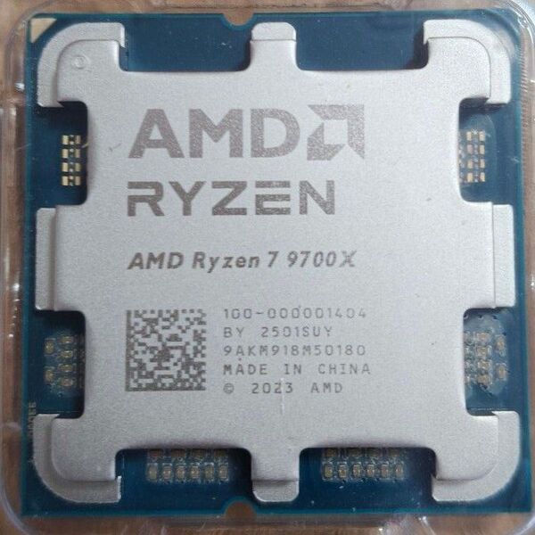 AMD Ryzen 7 9700X SocketAM5 未使用