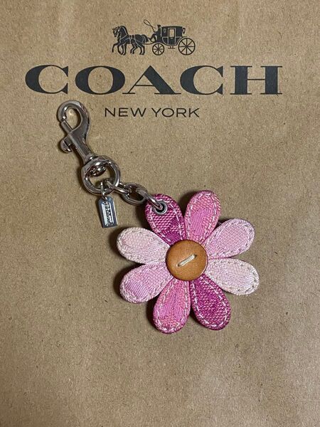 COACH 花 バッグチャーム キーホルダー