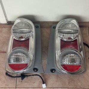 トヨタ パッソ テールランプ 左右セット 2代目モデル (品番:220-51004)