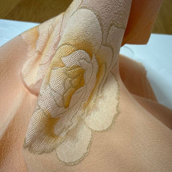 丹後ちりめん 帯揚げ シャーベットオレンジ系 正絹 薔薇模様 変わり織り
