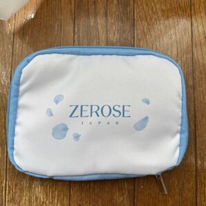 ZEROSE JAPANの会員限定ポーチ 水色と白