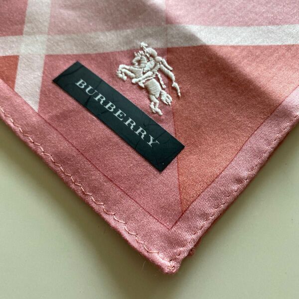 新品 BURBERRY バーバリー レディースハンカチ ピンク チェック