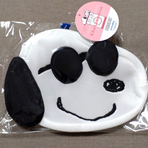 スヌーピー フェイスフラットポーチ 新品 タグ付き