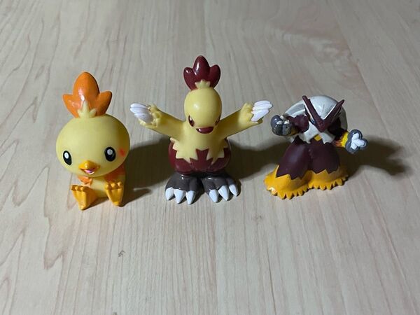 期間限定価格 ポケモン指人形 アチャモ、ワカシャモ、バシャーモ進化色違いセット