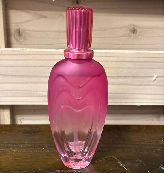 ほぼ満タンエスカーダ セクシーグラフィティー100ml 香水 ESCADA オードトワレ エスカーダ