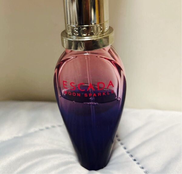 残量7割から6割 エスカーダ ムーンスパークル30ml ESCADA EDT オードトワレ 香水 フレグランス