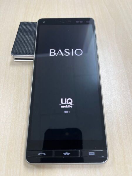 BASIO4 KYV47 シルバー スマートフォン UQ mobile 美品 シニア スマホ かんたんスマホ ラクラク携帯