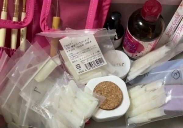 中古 ネイル用品 アクリルブラシ クリーナー チップ多数 検定練習 ダッペンディッシュ お買い得 ファイル ケース プロネイリスト