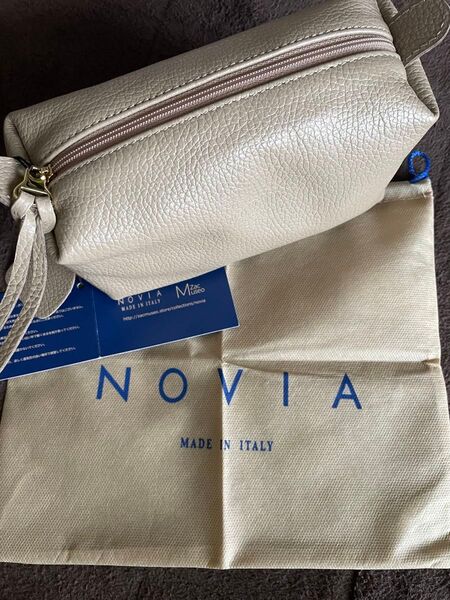 タキヒヨー 株主優待 NOVIA イタリア製牛革ポーチ!(新品・未使用)