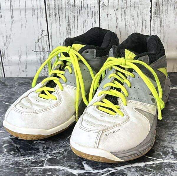 【341】【最終価格】YONEX ヨネックス スニーカー パワークッション バドミントンシューズ